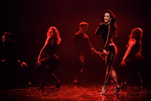 Chanel Terrero y sus bailarines, en el Festival da Canção 2022