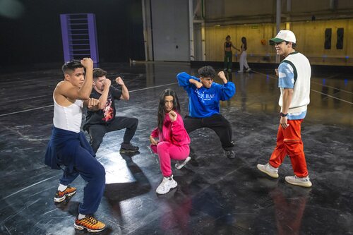 Chanel y su equipo de baile con Kyle Hanagami ensayando 'SloMo' para Eurovisión 2022