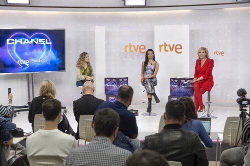 Rueda de prensa de la presentación del videoclip de 'SloMo'