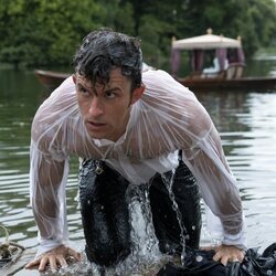 Anthony Bridgerton sale del agua en la segunda temporada de 'Los Bridgerton'