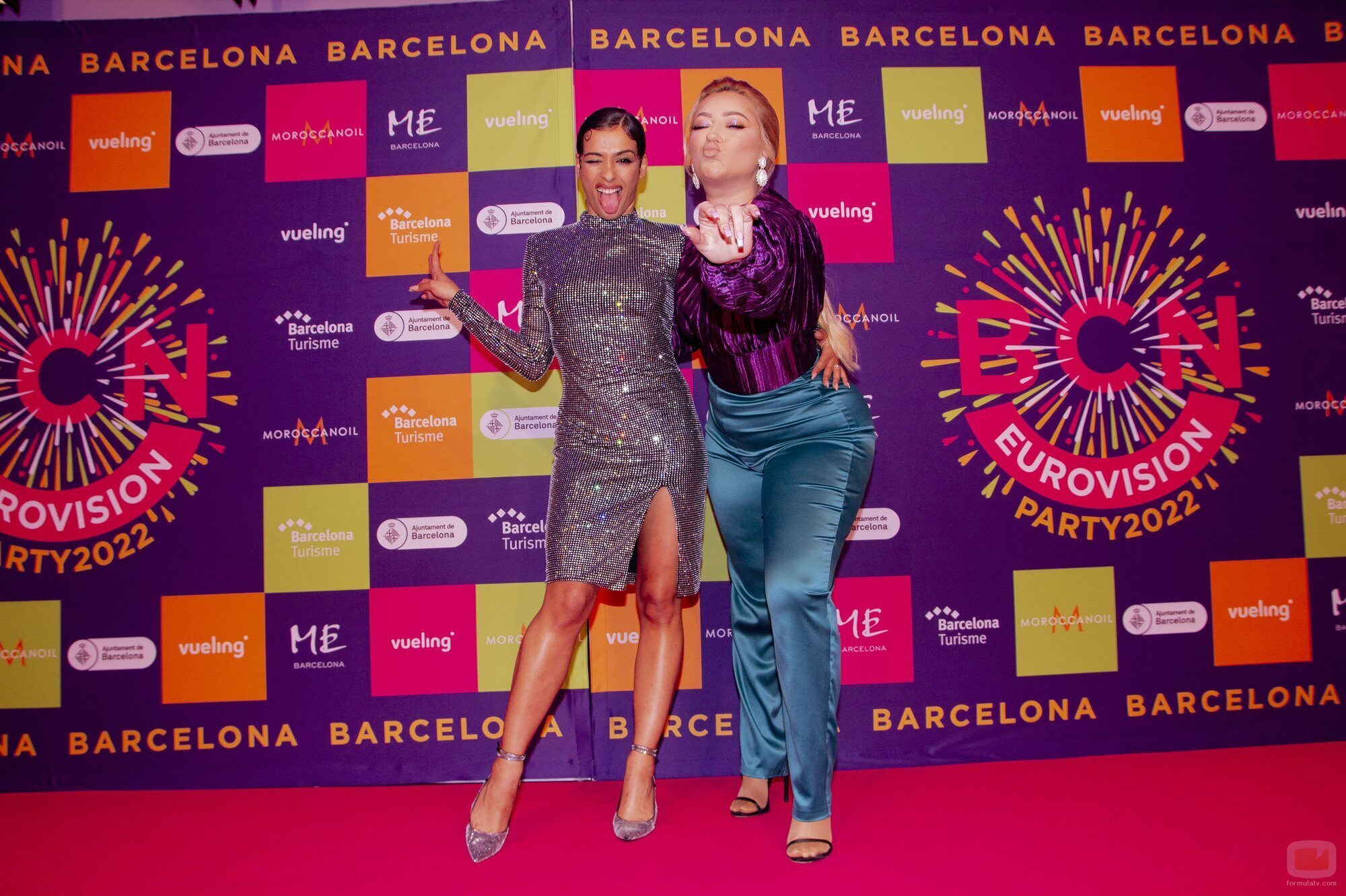 Chanel y Ronela, posando en el photocall de la Barcelona Eurovision Party