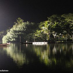 La isla de 'Perdidos' de noche en el episodio "Namaste"