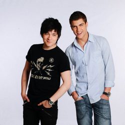 Adam Jezierski y Maxi Iglesias