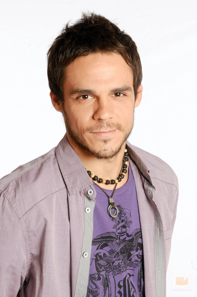 Bart Santana es Roque en 'FoQ'
