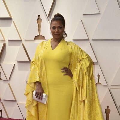 Queen Latifah posa en la alfombra roja de los Oscar 2022