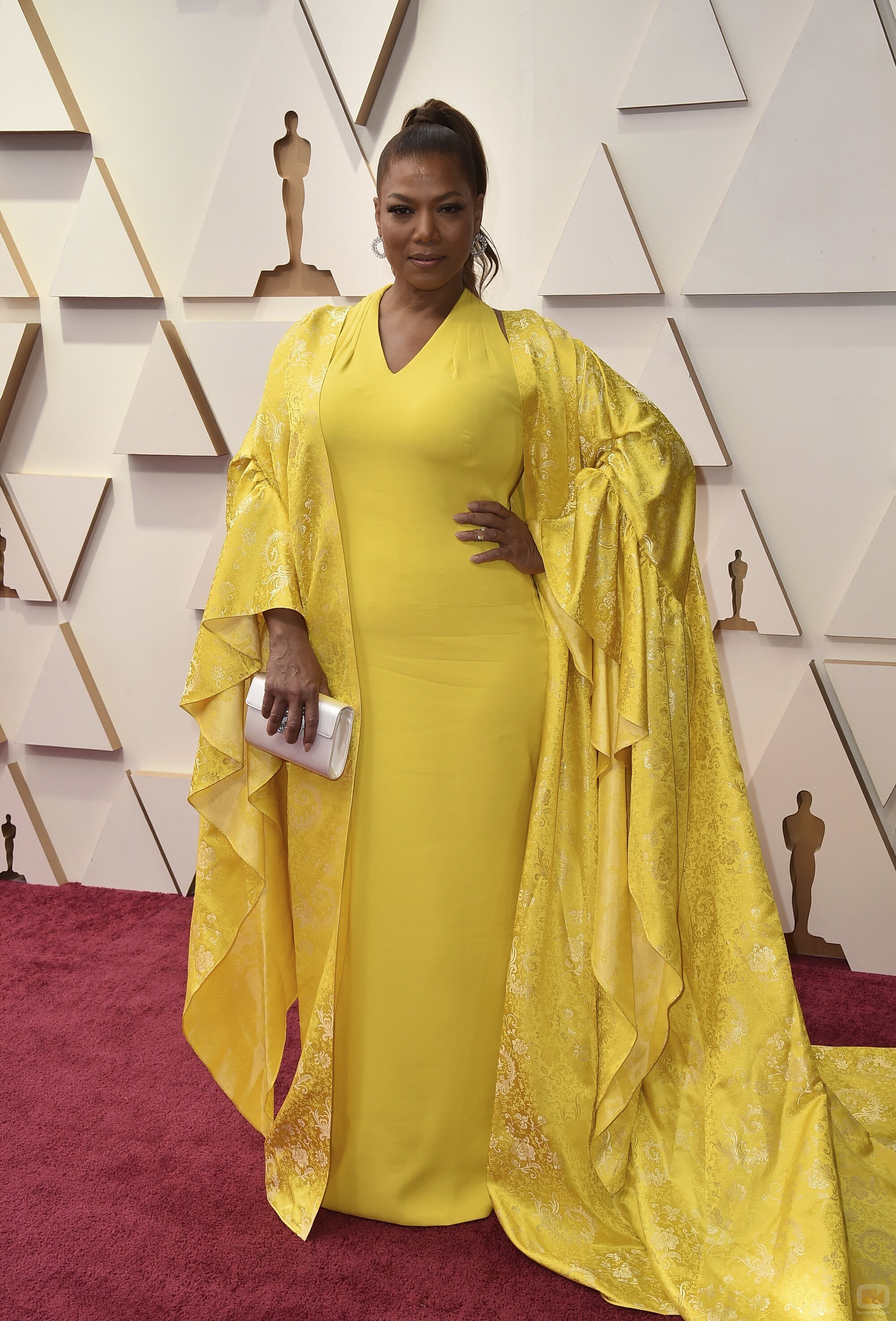 Queen Latifah posa en la alfombra roja de los Oscar 2022