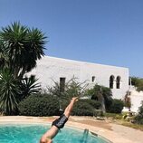 André Lamoglia, lanzándose de cabeza a la piscina