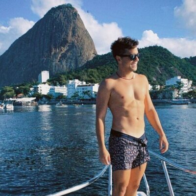 André Lamoglia, en bañador, en Río de Janeiro
