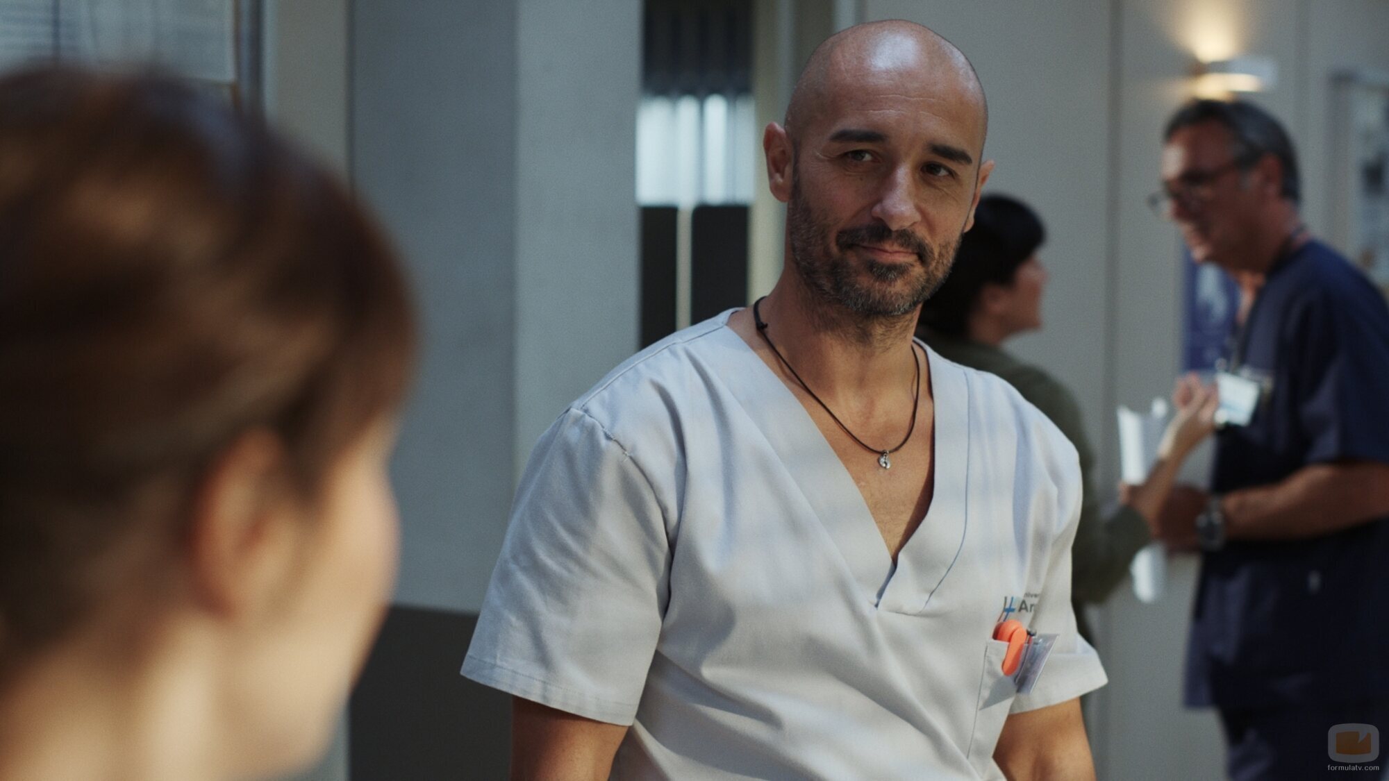 Alain Hernández como Simón en la temporada 4 de 'Madres. Amor y vida'