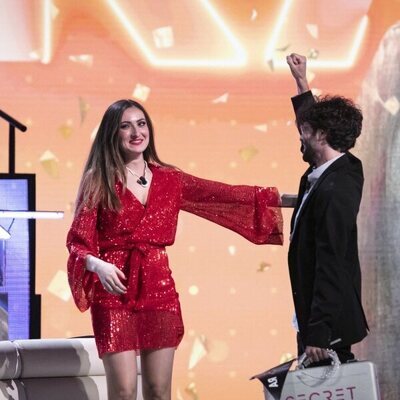 Carmen Nadales, celebrando el triunfo con Rafa Martínez en 'Secret Story 2'
