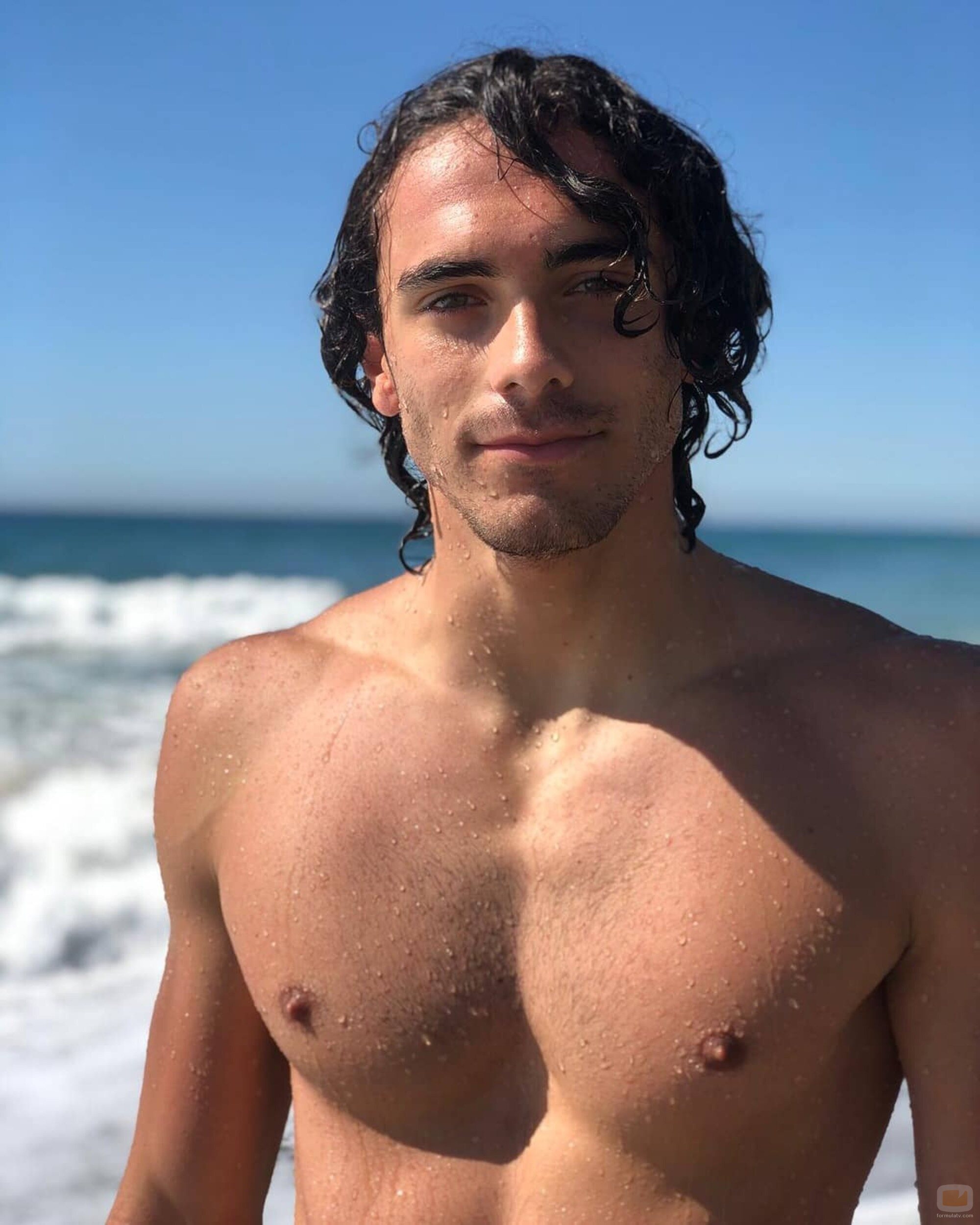 Marc Bonnín posa con el torso desnudo