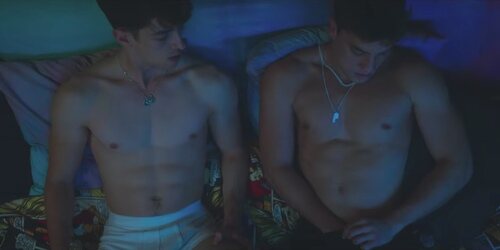 Patrick e Iván, masturbándose en la temporada 5 de 'Élite'