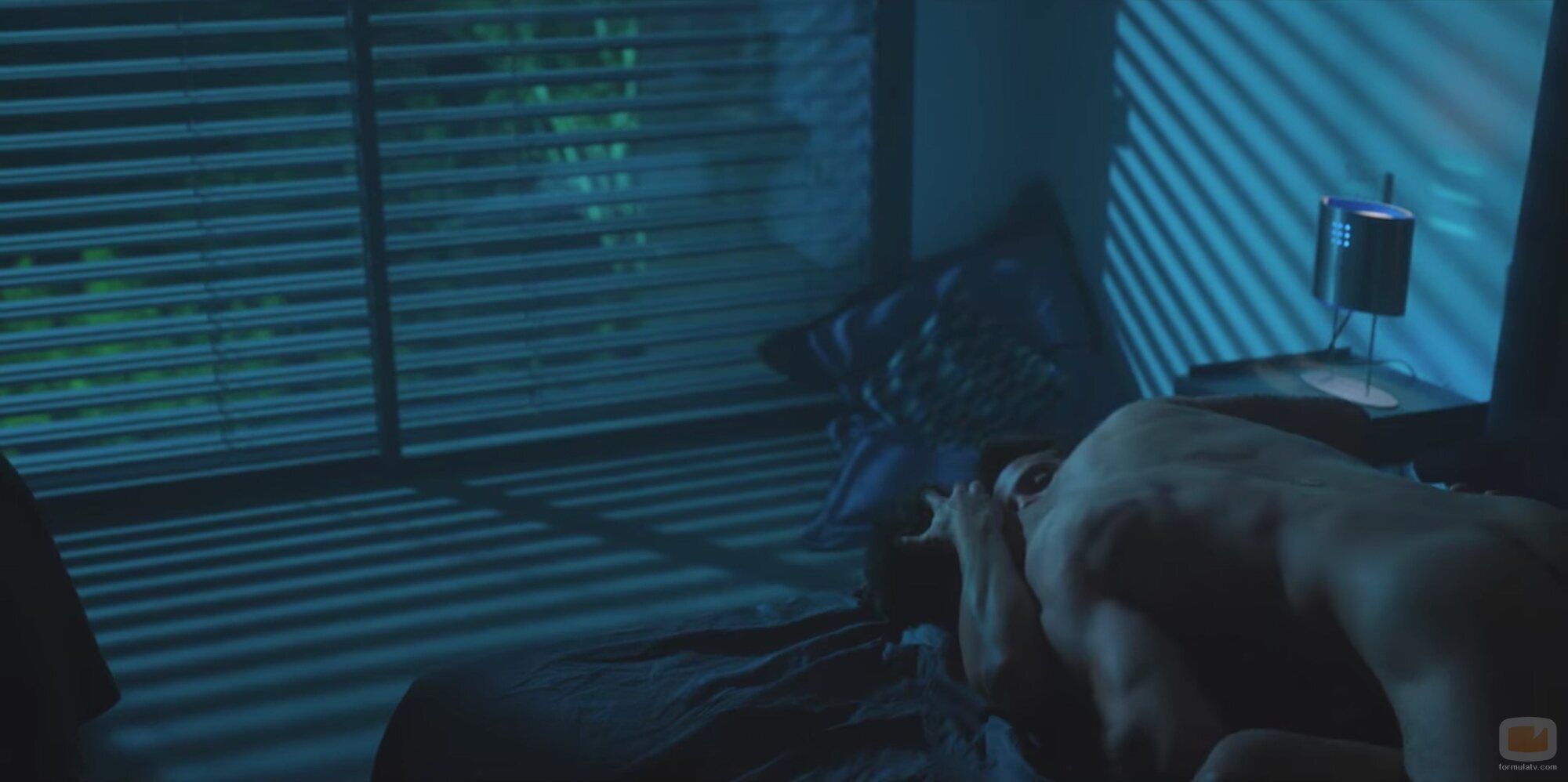 Manu Ríos y André Lamoglia, desnudos, en 'Élite 5'