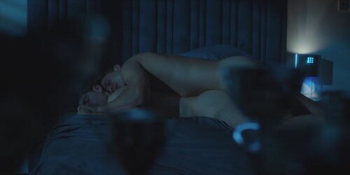 Patrick e Iván, totalmente desnidos, en la temporada 5 de 'Élite'