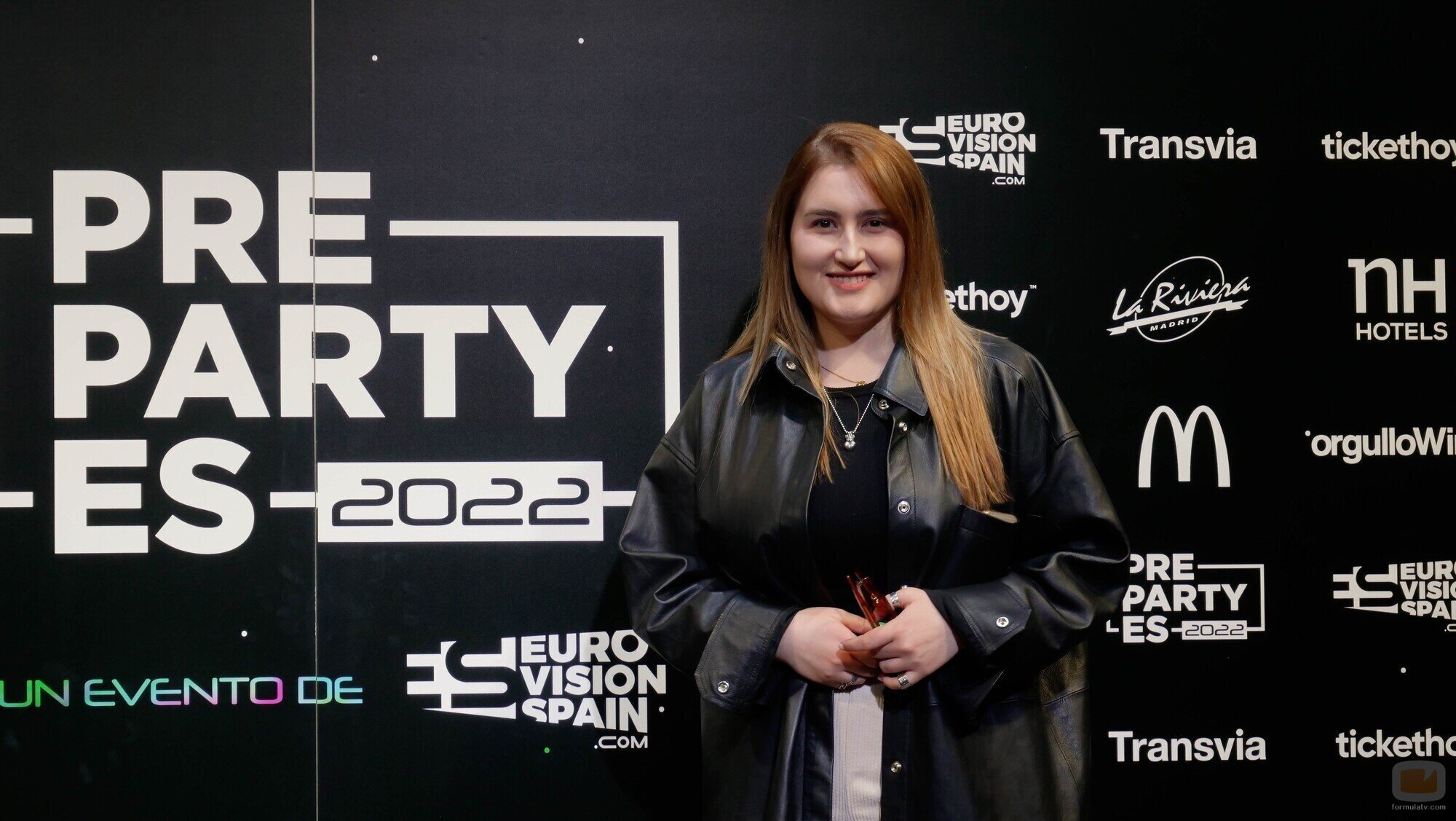 Rosa Linn visita la PreParty 2022 de Madrid