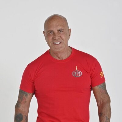 Kiko Matamoros posa como concursante de 'Supervivientes 2022'