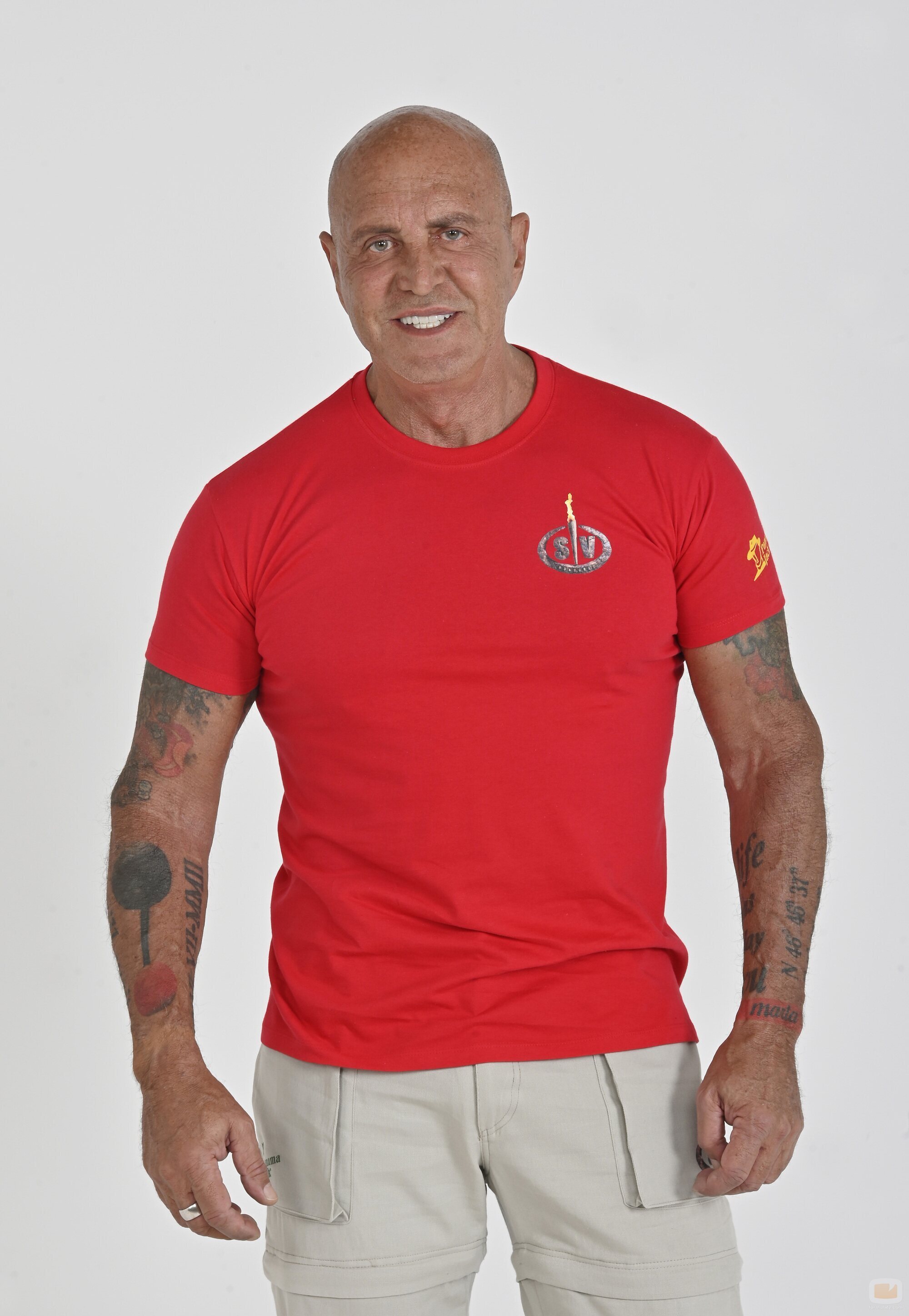 Kiko Matamoros posa como concursante de 'Supervivientes 2022'