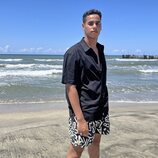 Anuar Beno posa en las playas de 'Supervivientes 2022'