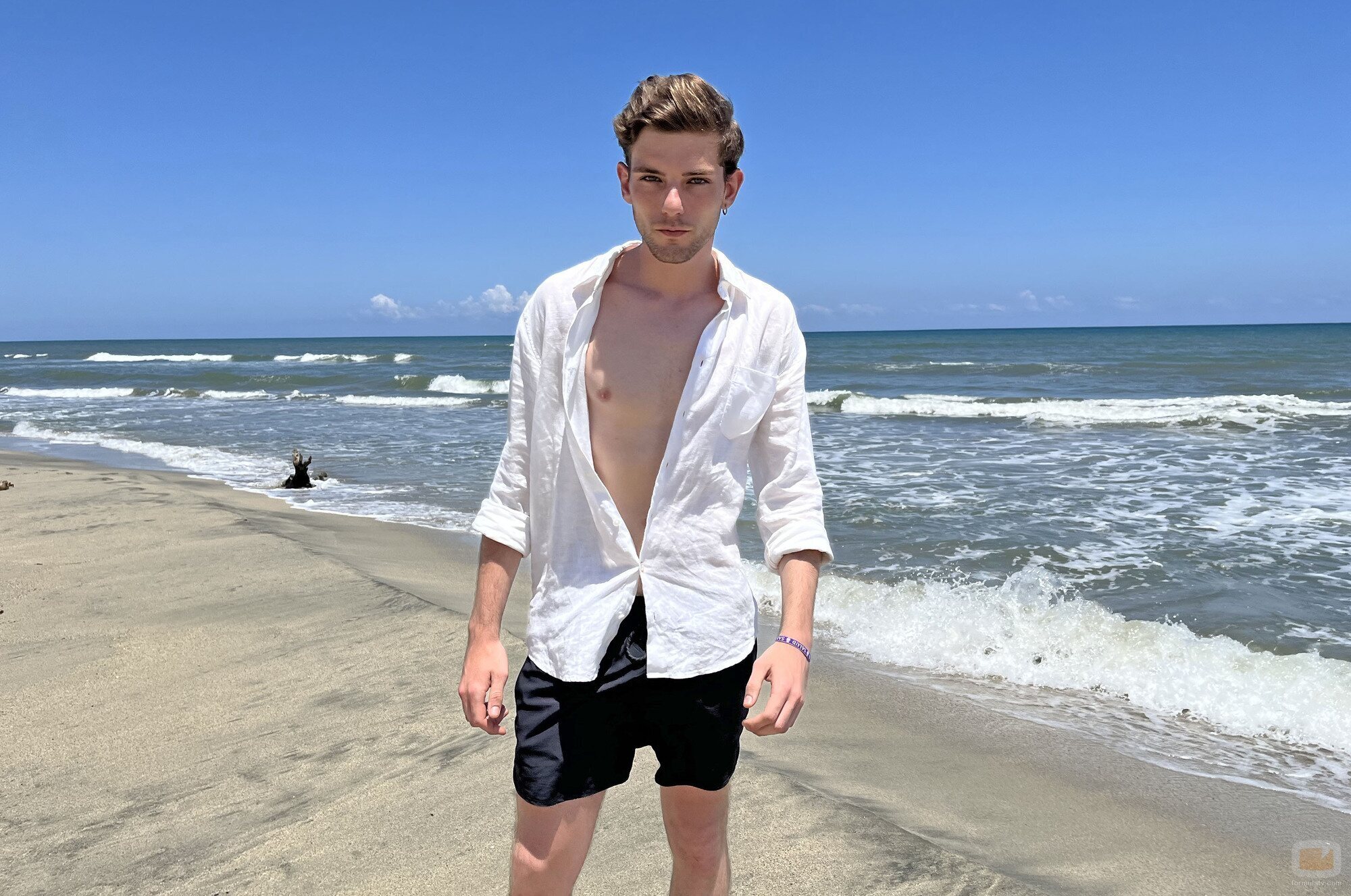 Ignacio de Borbón posa en las playas de 'Supervivientes 2022'