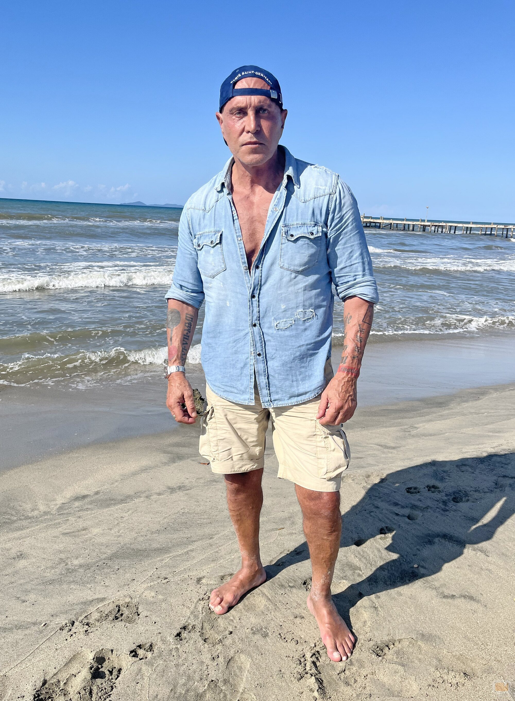 Kiko Matamoros posa en las playas de 'Supervivientes 2022'