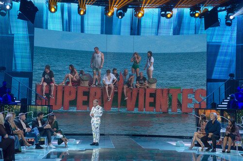 El plató de 'Supervivientes 2022' durante la Gala 1