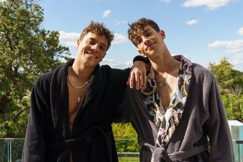 André Lamoglia y Manu Ríos, en el rodaje de 'Élite 5'