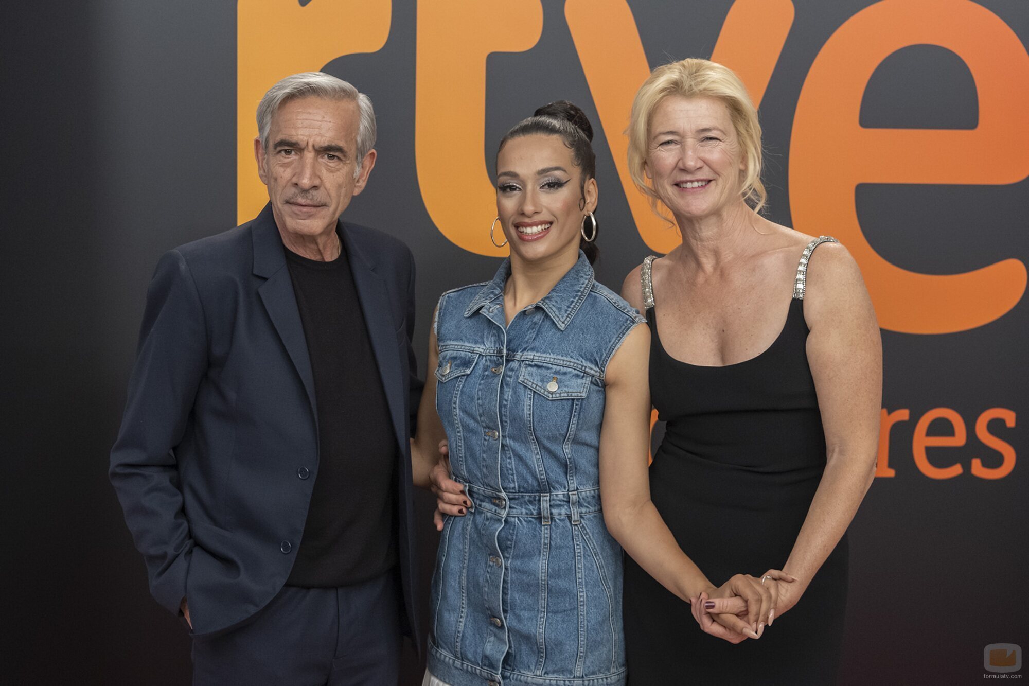 Imanol Arias y Ana Duato, junto a Chanel Terrero