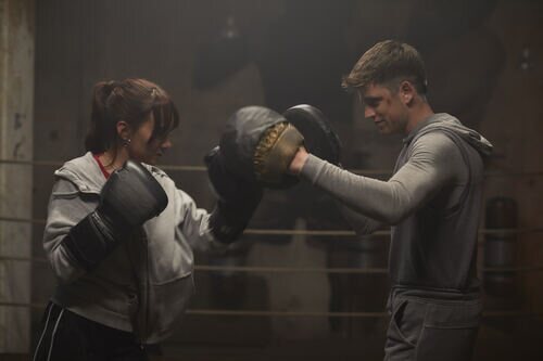 Aitana Ocaña y Miguel Bernardeau en 'La última'