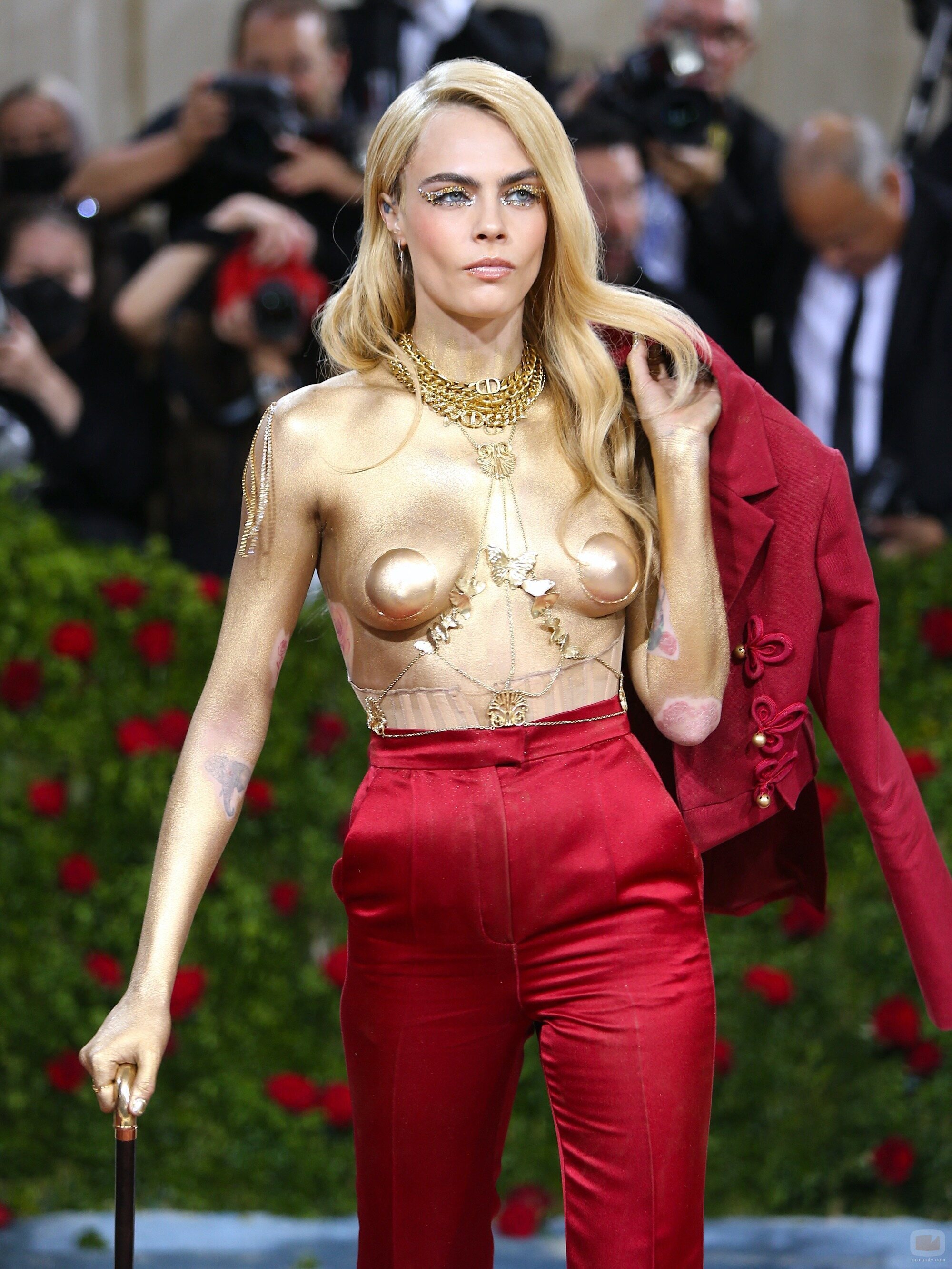 Cara Delevinge, en topless durante la MET Gala 2022