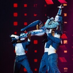 Chanel, aupada por sus bailarines durante el primer ensayo en Eurovisión 2022