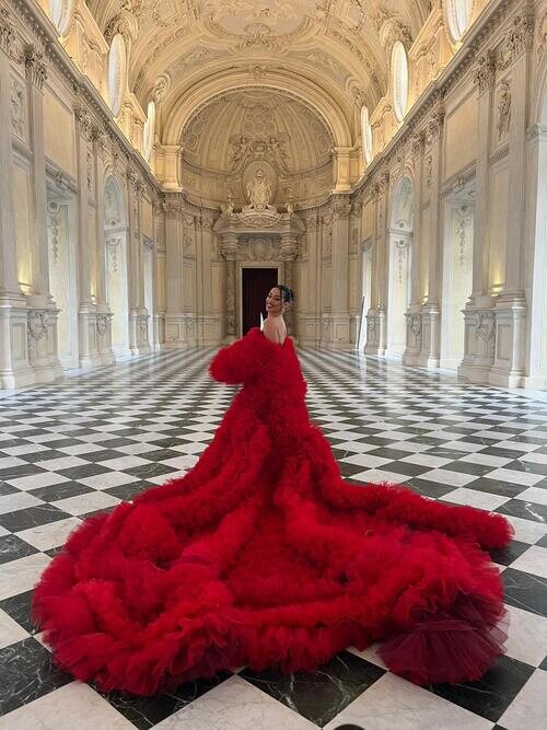 Chanel, nuestra representante en Eurovisión 2022, con su vestido de la Turquoise Carpet