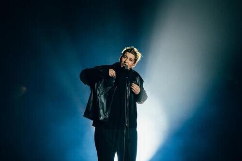 Marius Bear, representante de Suiza, en la Semifinal 1 de Eurovisión 2022