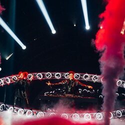 LUM!X y Pia Maria, representantes de Austria, en la Semifinal 1 de Eurovisión 2022
