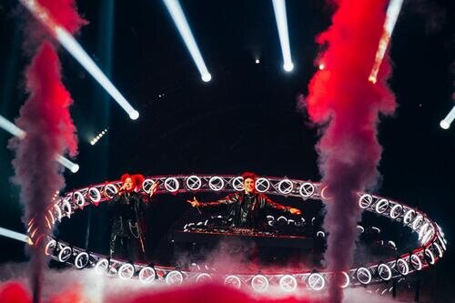 LUM!X y Pia Maria, representantes de Austria, en la Semifinal 1 de Eurovisión 2022