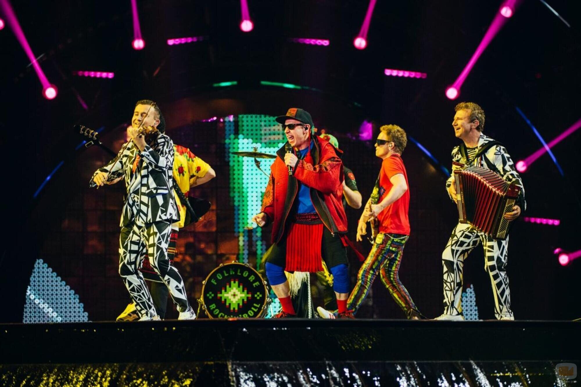 Zdob si Zdub y Fratii Advahov, representantes de Moldavia, en la Semifinal 1 de Eurovisión 2022
