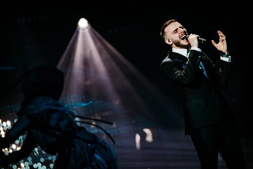 Kristian Ochman, representante de Polonia, en la final de Eurovisión 2022