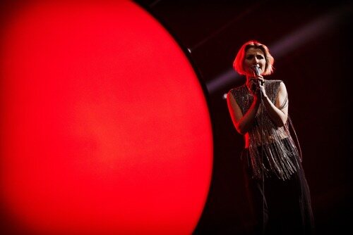 Cornelia Jackobs, representante de Suecia, en la final de Eurovisión 2022