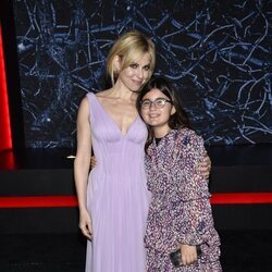 Cara Buono y su hija en el estreno de 'Stranger Things 4'