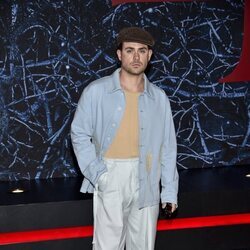 Dacre Montgomery en el estreno de 'Stranger Things 4'