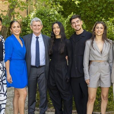Chanel, sus bailarines y José Manuel Pérez Tornero en RTVE