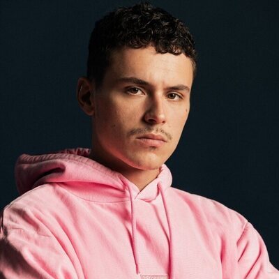 Aron Piper, protagonista de 'El silencio'