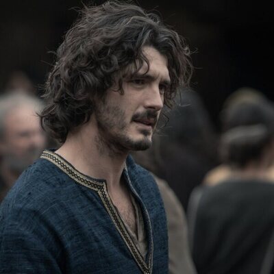 Yon González como Hugo Llor en 'Los herederos de la tierra'