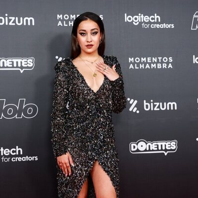 Marina Rivers posa en la alfombra roja de los Premios Ídolo