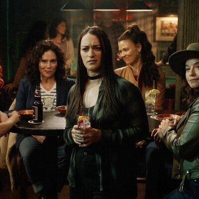 Las chicas de 'Resident Alien'