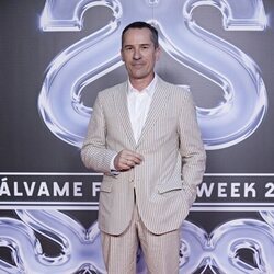 Posado de Manuel García en el photocall de 'Sálvame Fashion Week 2022'