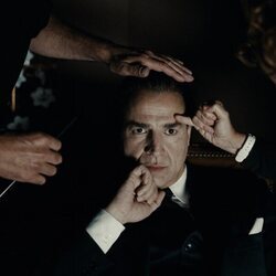 Alberto San Juan se transforma en Cristóbal Balenciaga