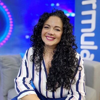 Davinia Cuevas visita FormulaTV