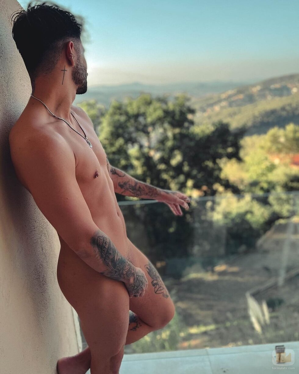 Isaac Torres posa desnudo para Instagram