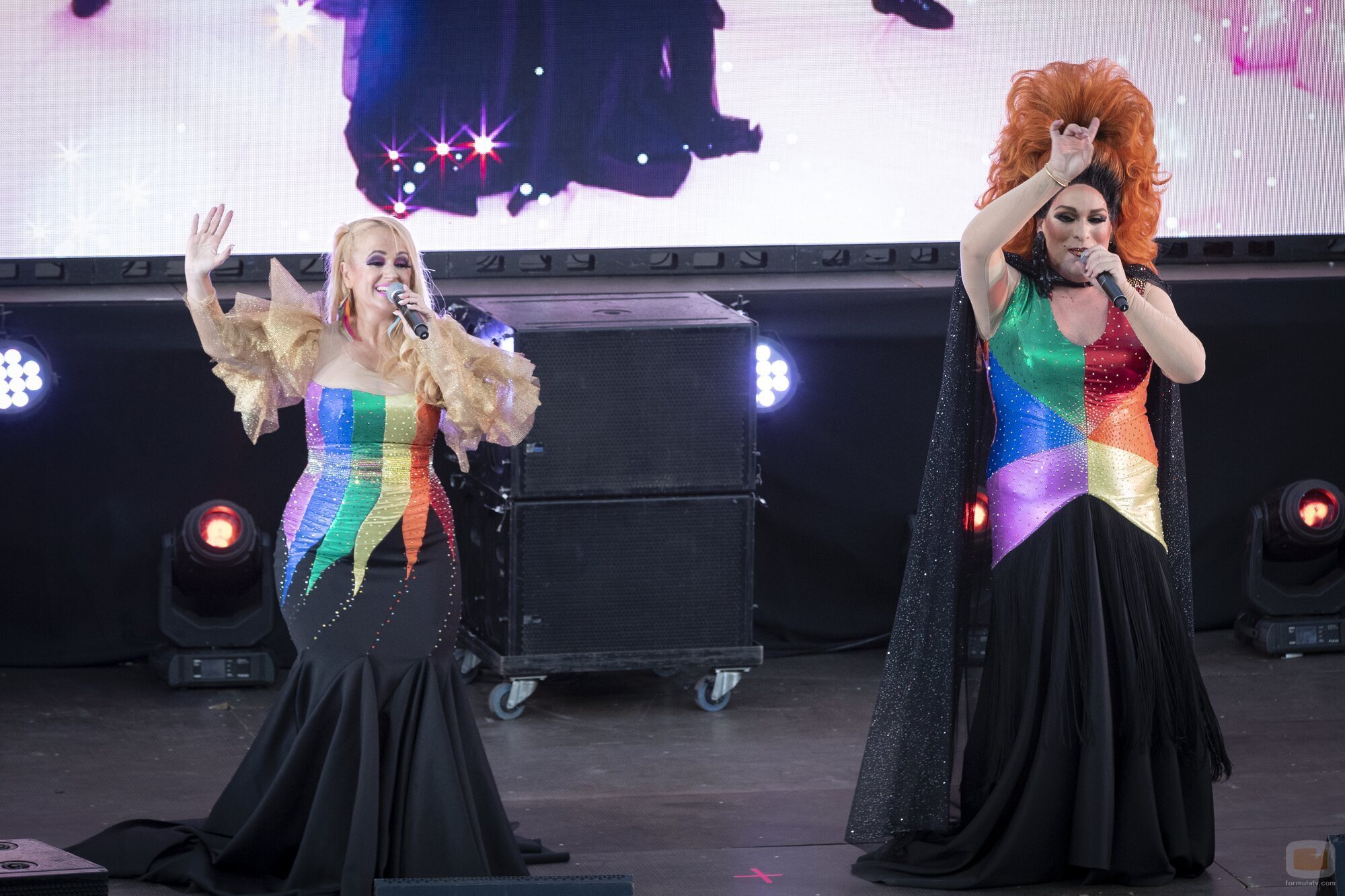 La Húngara y Nacha La Macha cantan "Homofobia"