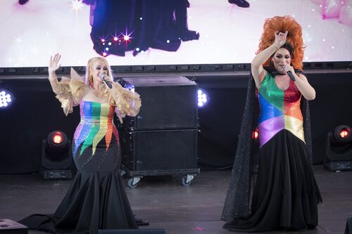 La Húngara y Nacha La Macha cantan "Homofobia"